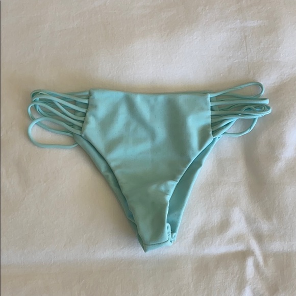 Mikoh "Lanai Loop Side Bottom" - Picture 1 of 3
